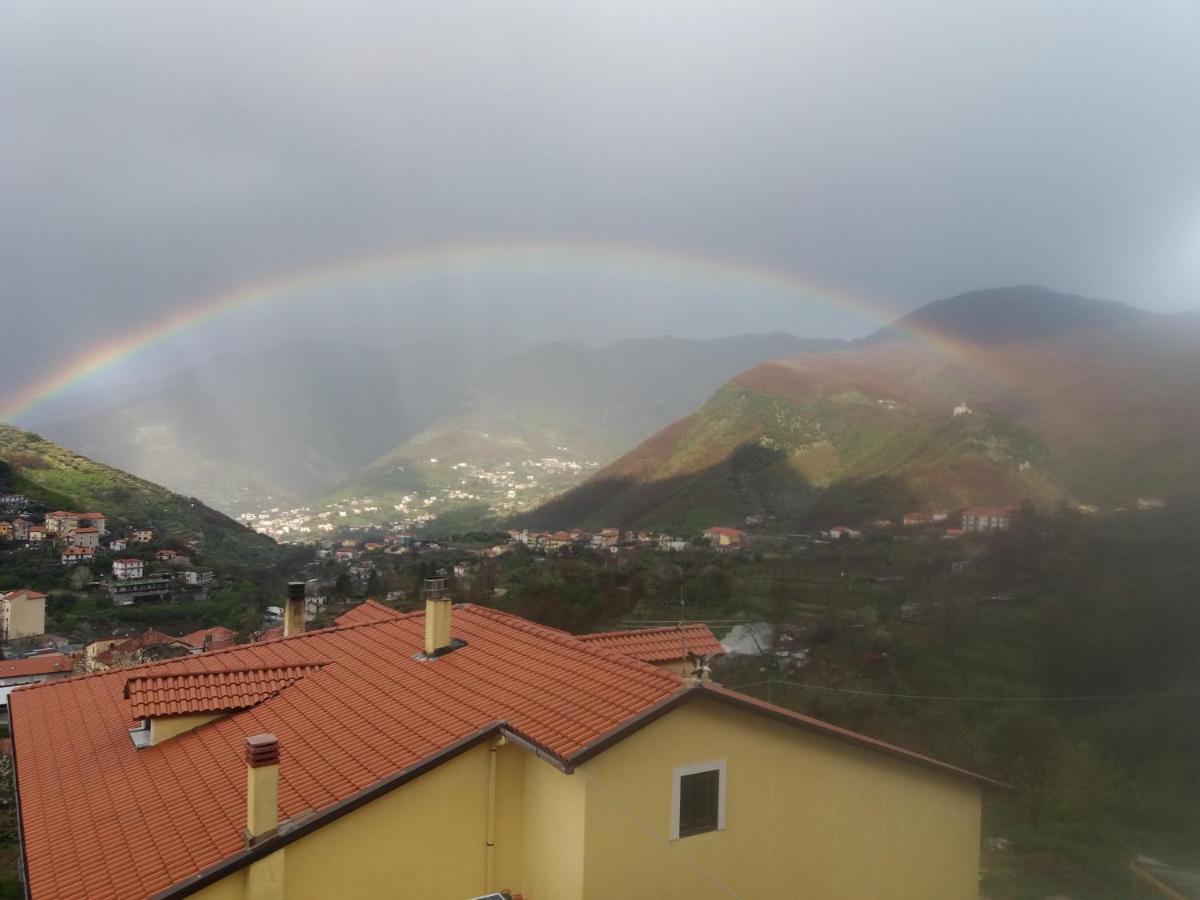 Il Ceppo Sui Sentieri Per Amalfi Acomodação com café da manhã Pimonte Exterior foto